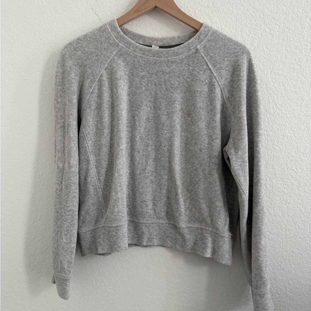 Lululemon // EUC Every Moment Crew in Heathered Core Ultra Light Grey - Picture 7 of 11